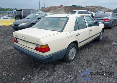 1989 Mercedes-Benz 260 E z USA, uszkodzony, nr VIN WDBEA26D1KA822228